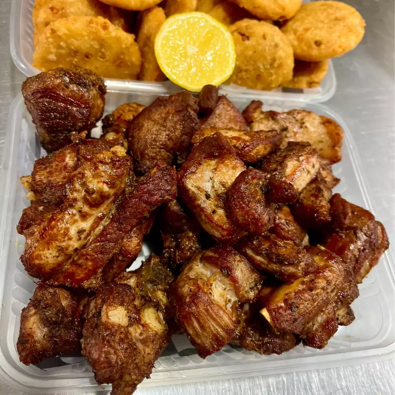 Cerdo frito 500 gramos + limon