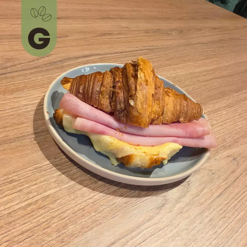 Croissant Relleno de J y Q