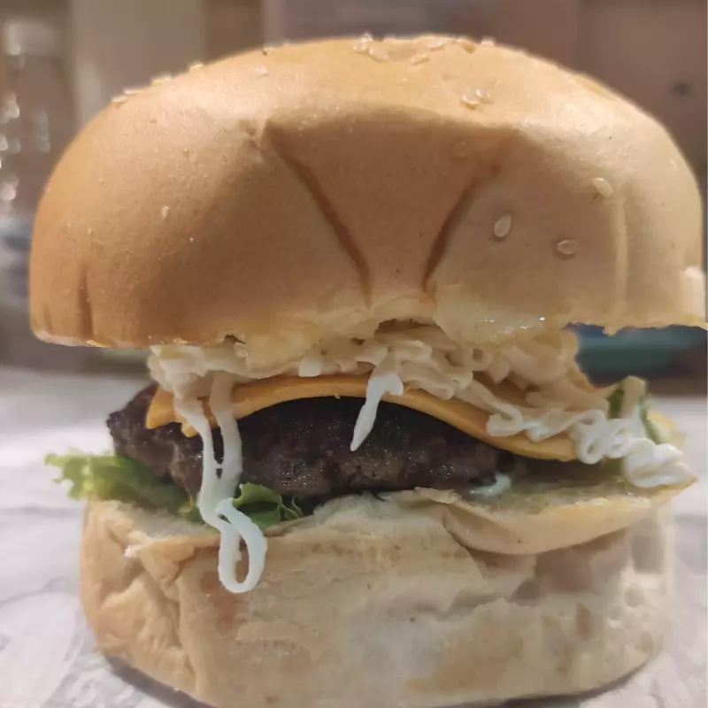 CHEESE BURGUER