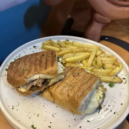 SANDWICH PHILADELPHIA