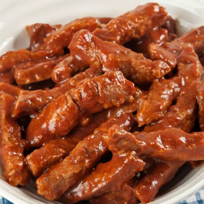 ISCA DE CARNE AO MOLHO MADEIRA