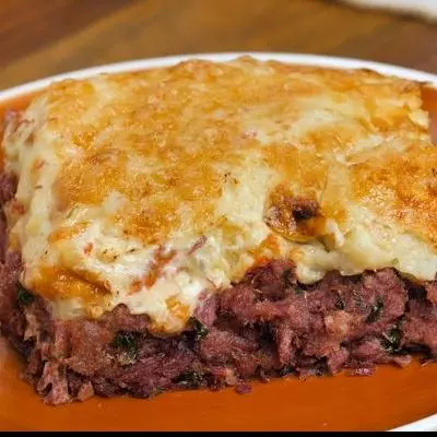 Escondidinho de carne sol