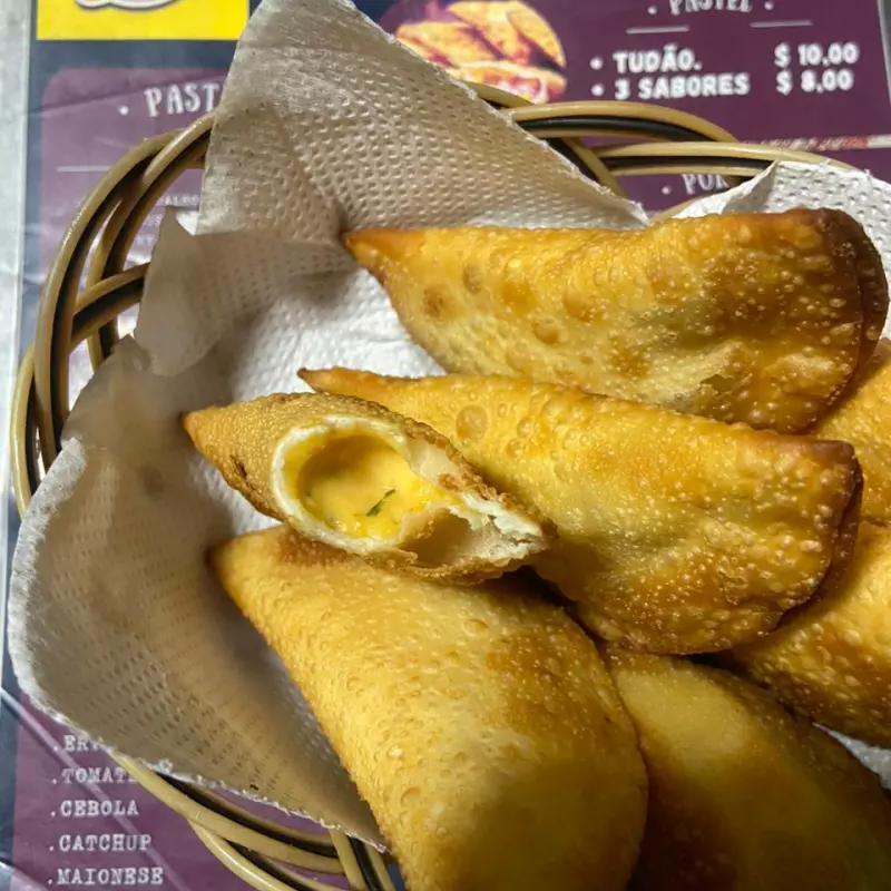 PORÇÃO DE MINI PASTEL