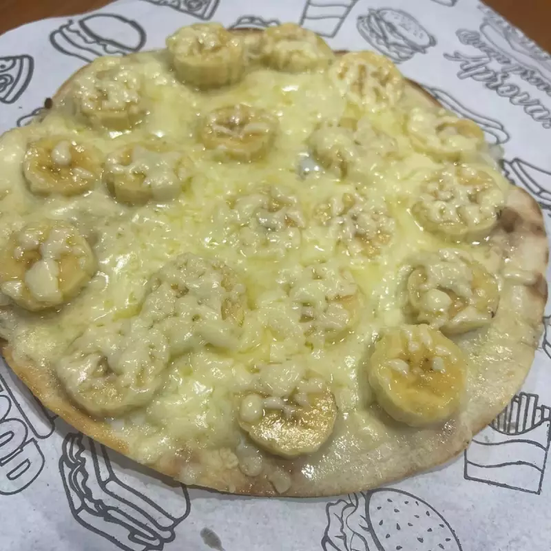 Pizza de Banana c/ queijo