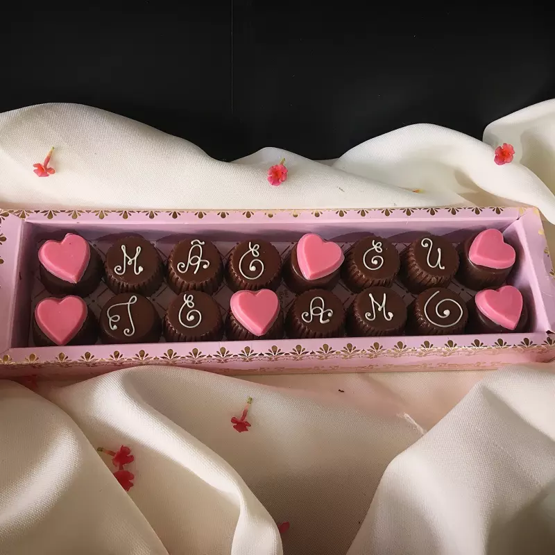 Caixa Vintage Decorada com bombons recheados
