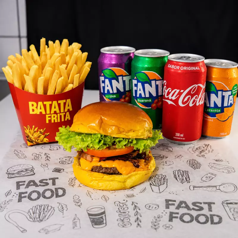 Uaifood Smash + Fritas + Refri Lata