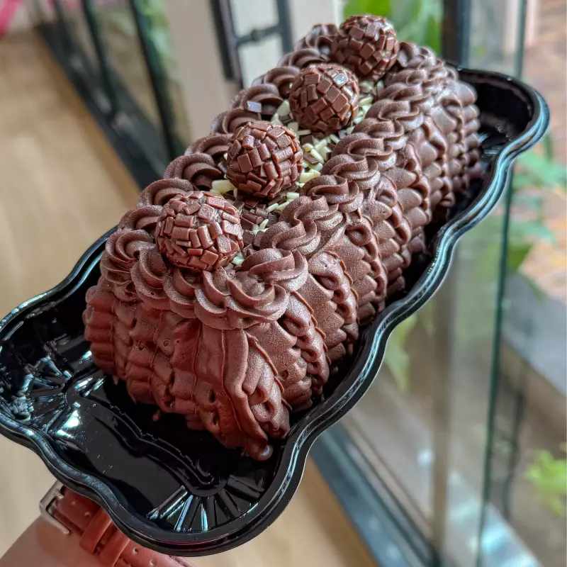 Bolo brigadeiro com maracujá