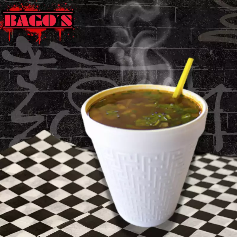 Vaso de Consome de Birria de Res