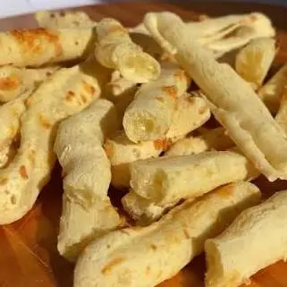 Biscoito de polvilho com parmesão