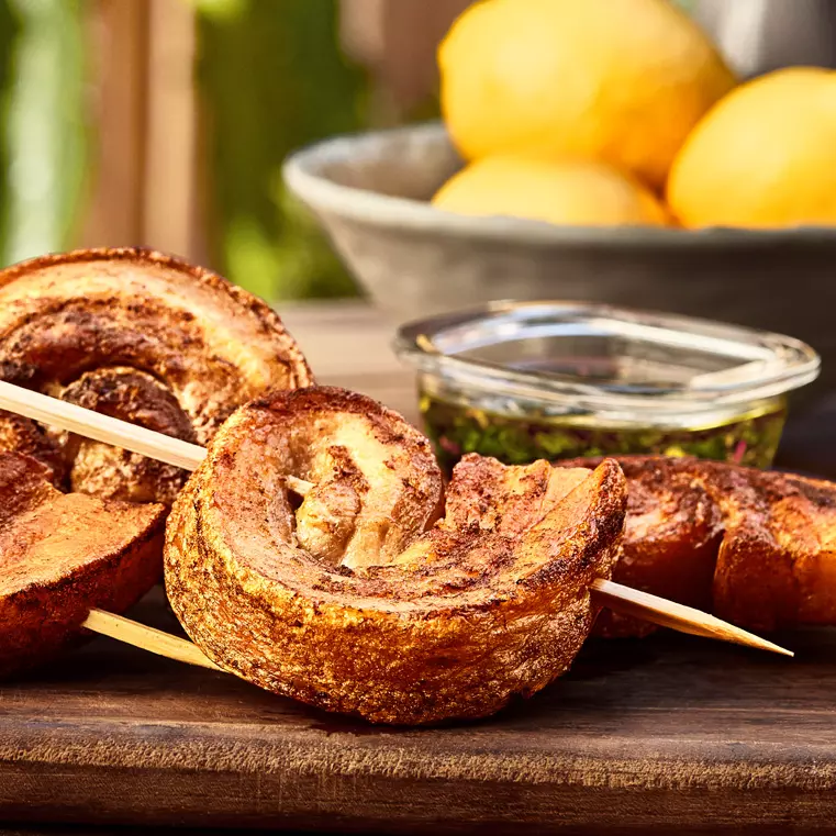 Espetinho pirulito de panceta