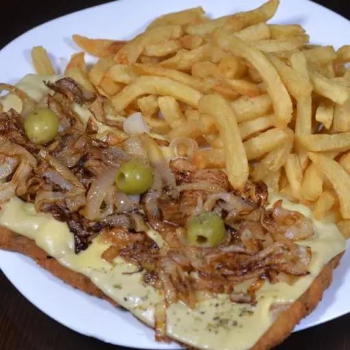 Milanesa a la Fugazzeta con Papas Fritas