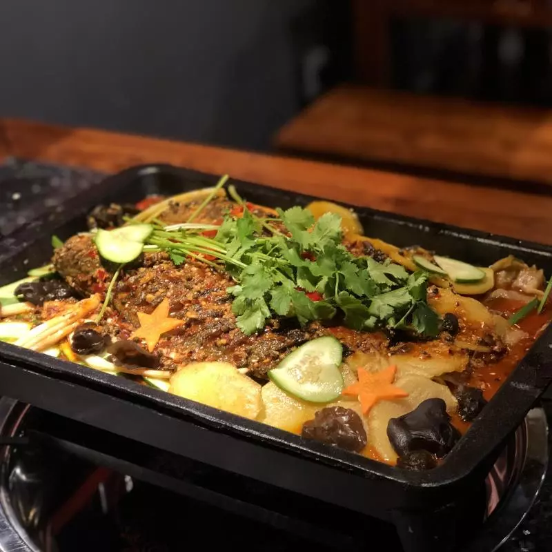 PICANTE PESCADO CAZUELA 香辣味烤鱼