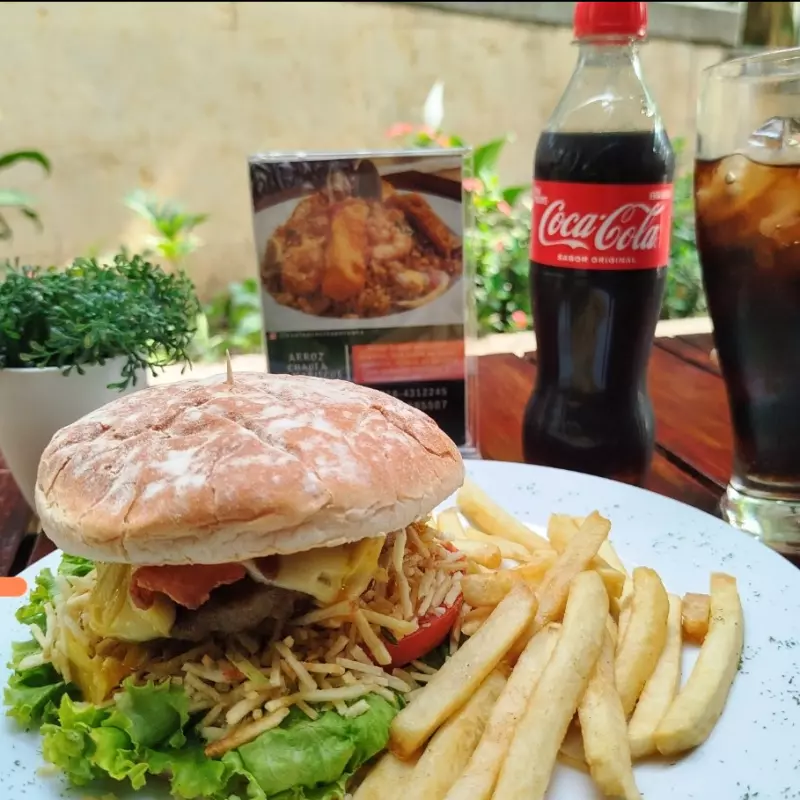 Hamburguesa+Papas francesa+Gaseosa