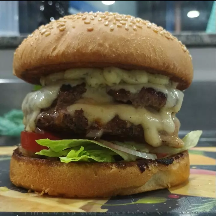 Hambúrguer de carne recheado