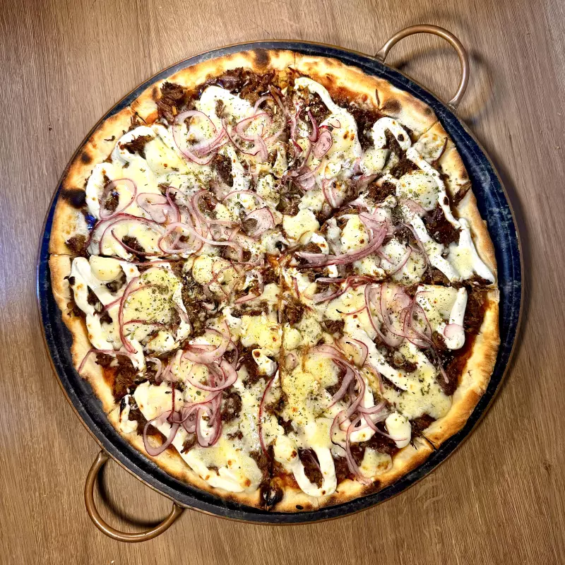 PIZZA CARNE COM CREAM CHEESE