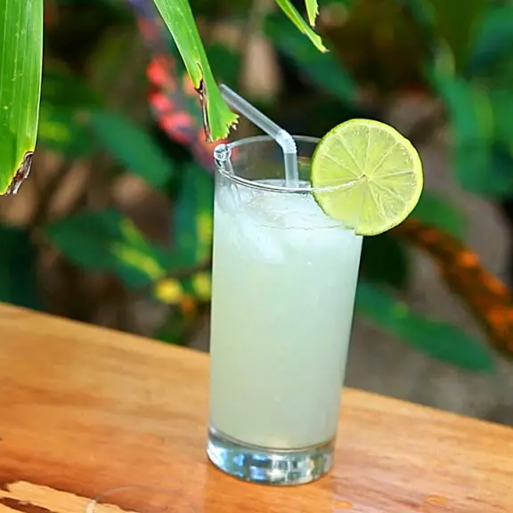 Suco de água de Coco