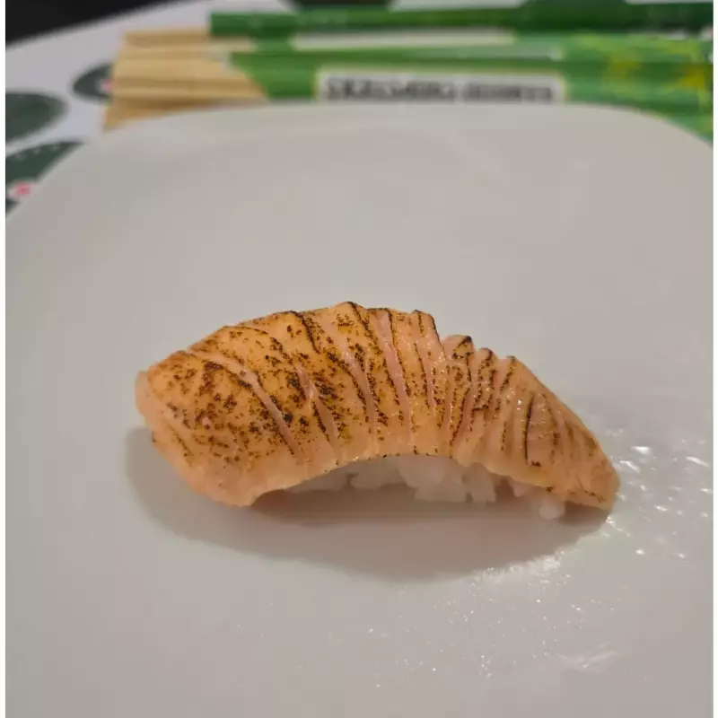 NIGUIRI SALMÃO  MAÇARICADO