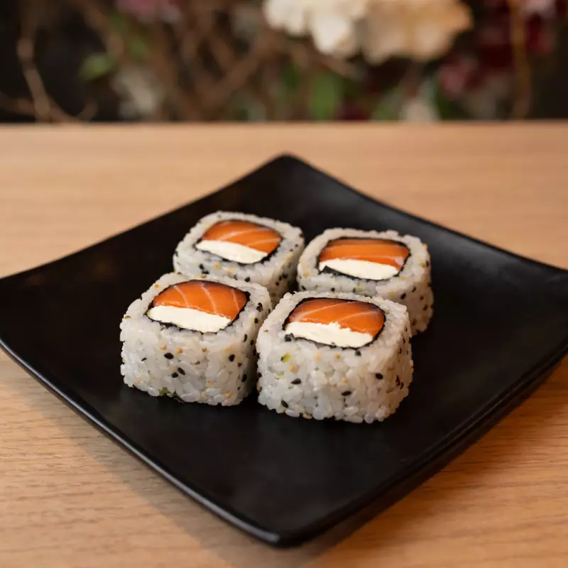 URAMAKI PHILADELPHIA