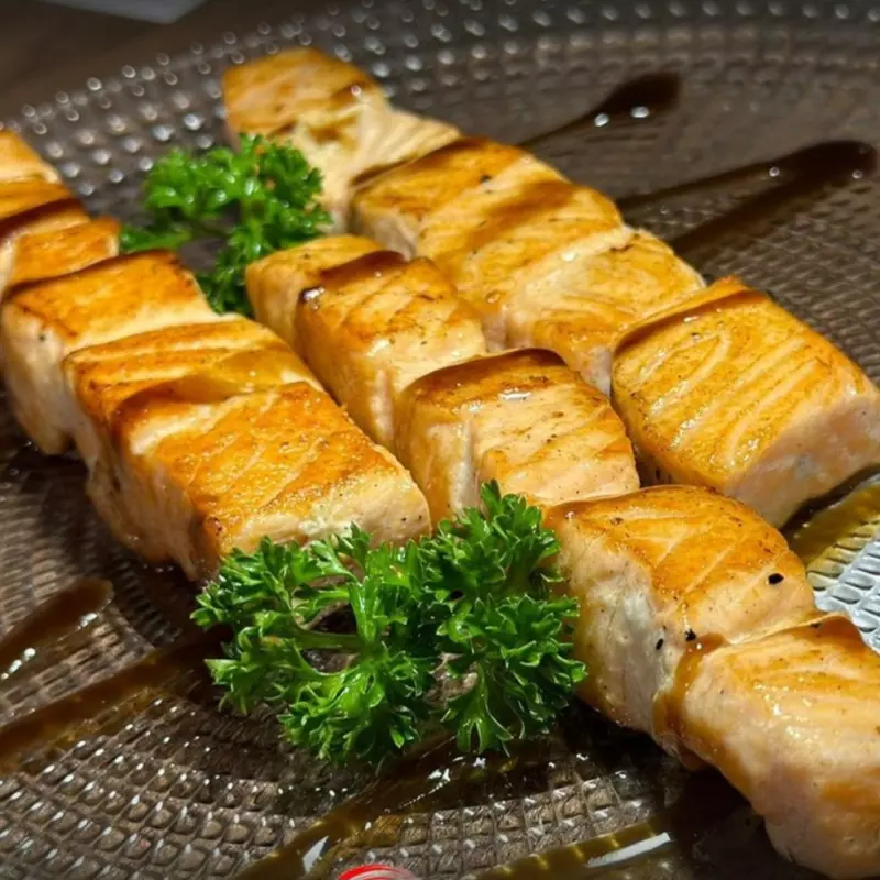 243. Robata De Salmão