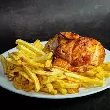 1/2 Pollo asado + papas frita