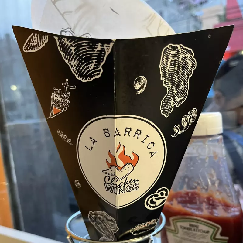 Cono boneless y papas