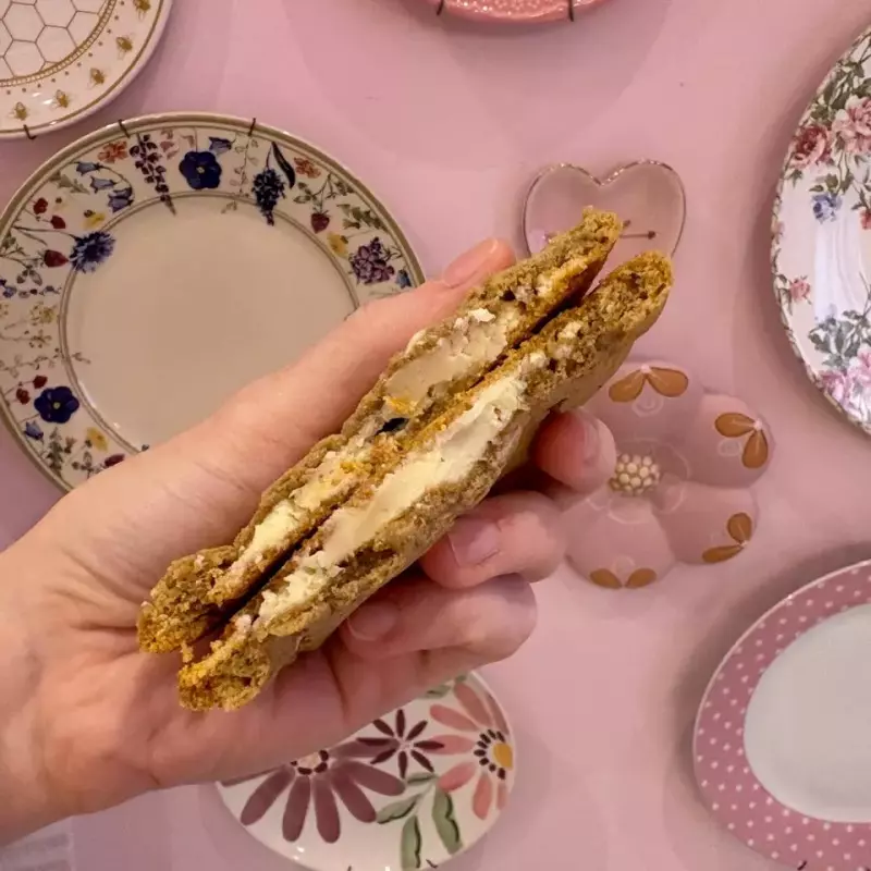 Cookie Chocolate Branco Recheado