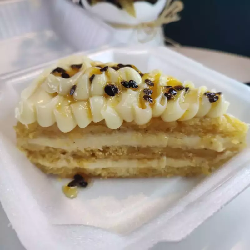 MARACUJÁ COM NINHO.