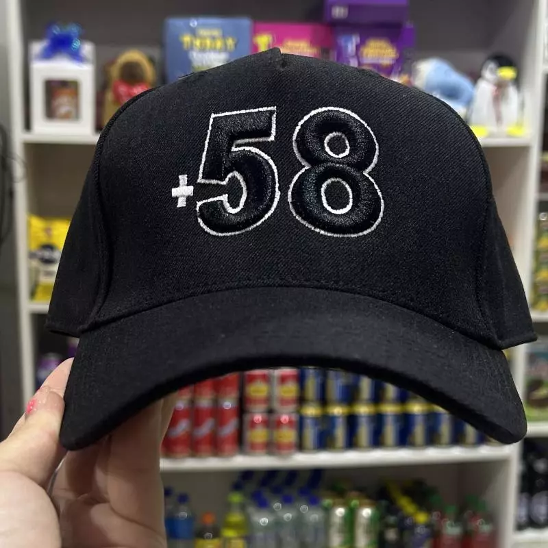 Gorra +58 negra letra negra