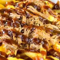 Mandioca c/ Pulled Pork e Queijo