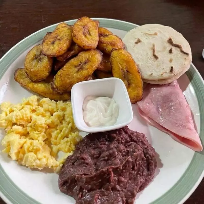 Cena Tipica con Carne