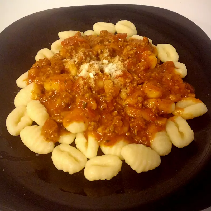 Ñoquis con salsa