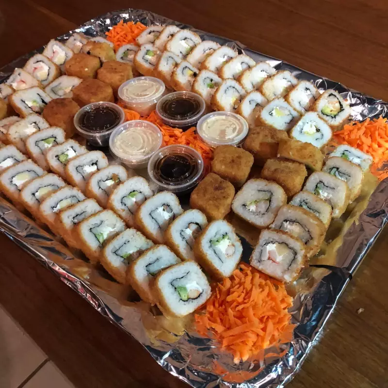 CHAROLA DE SUSHI FAMILIAR