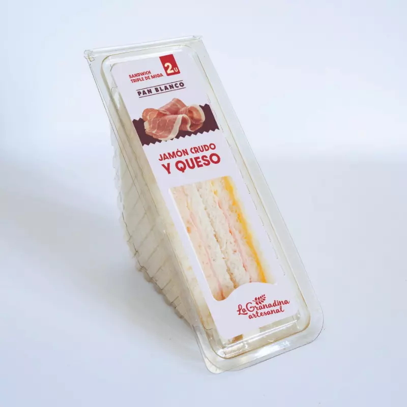 SÁNDWICH CRUDO Y QUESO