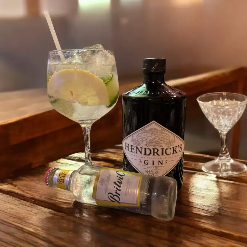 GIN TONIC HENDRICKS