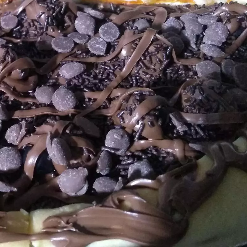 PIZZA BOMBA DE CHOCOLATE AO LEITE