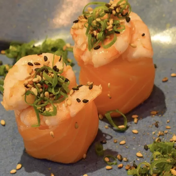 Eby Jó salmão e camarão