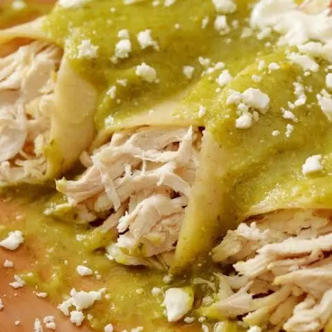 ENCHILADAS VERDES DE POLLO