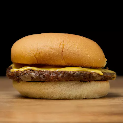 NOT Cheese Burger + Papas fritas🍟