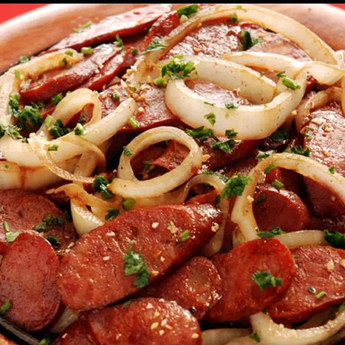 Calabresa Acebolada