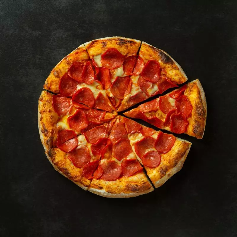 PIZZA CON PEPPERONI