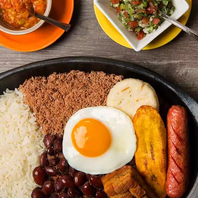 bandeja paisita
