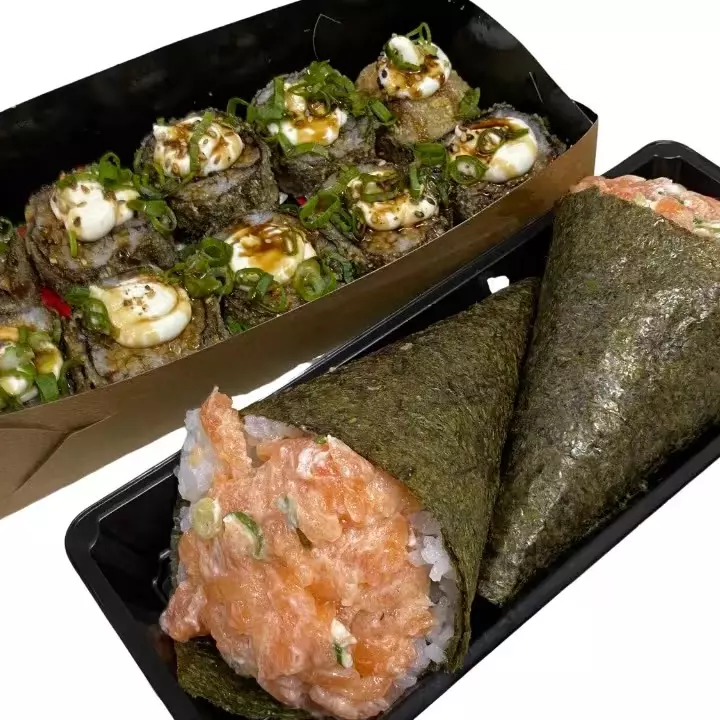 2 temaki misto +10 peças kani