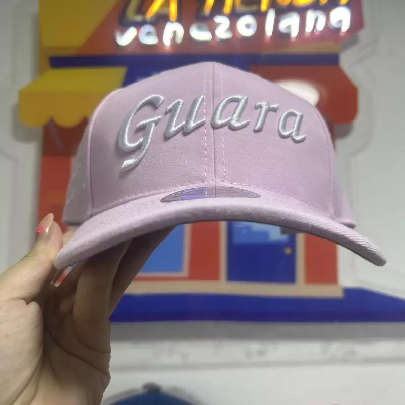 Gorra Guara rosa bebé letra blanca