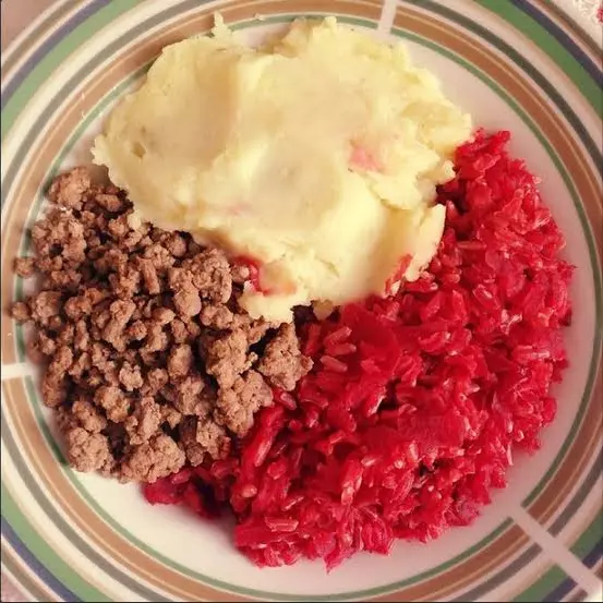 Carne Moída c/ Arroz Rosa e Purê