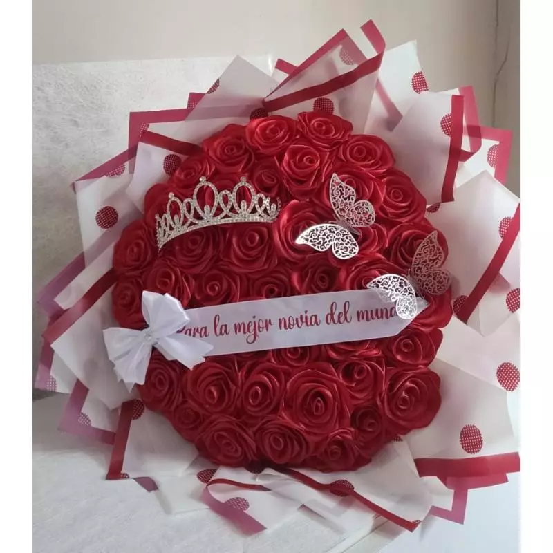 Ramo buchon flores rojas