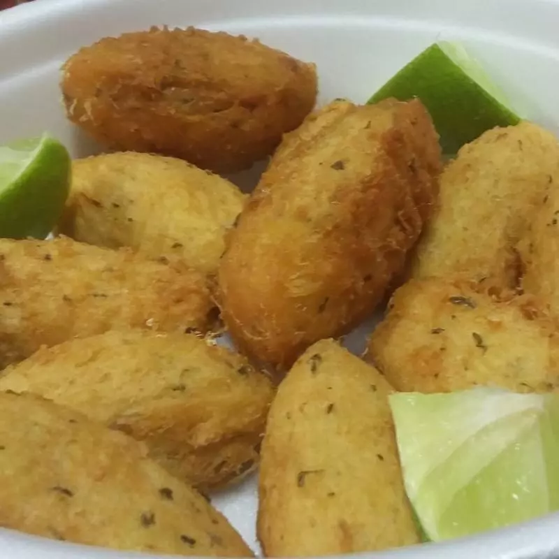 Bolinho de bacalhau.