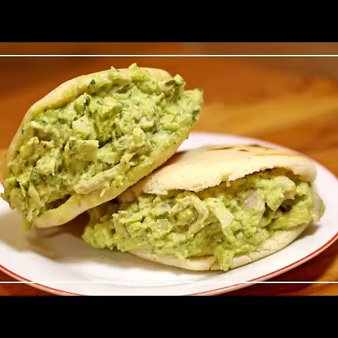 Arepa de Reina Pepeada