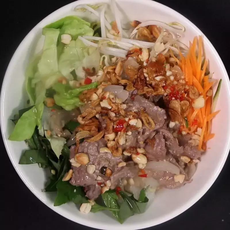 Bún bò xào Fideos con res
