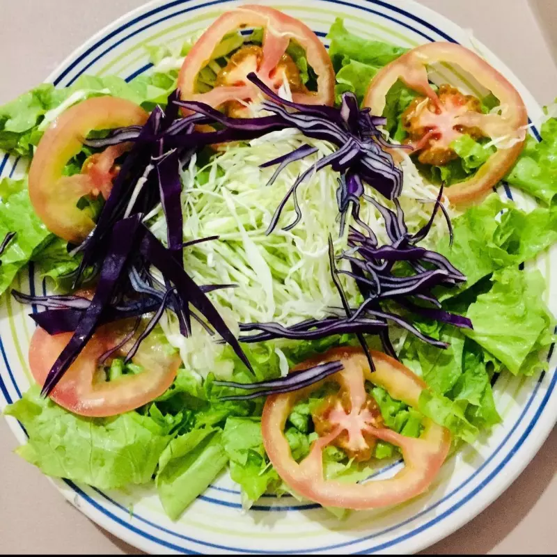 Porção de salada crua.