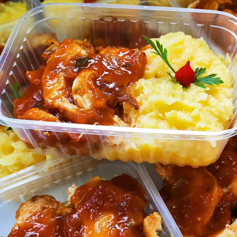 Frango Pizzaiolo e Purê de Batata